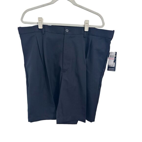 PGA TOUR Men's Shorts Size 40 Black Authentic Licensed Chino NWT Golf Shorts - Picture 1 of 7